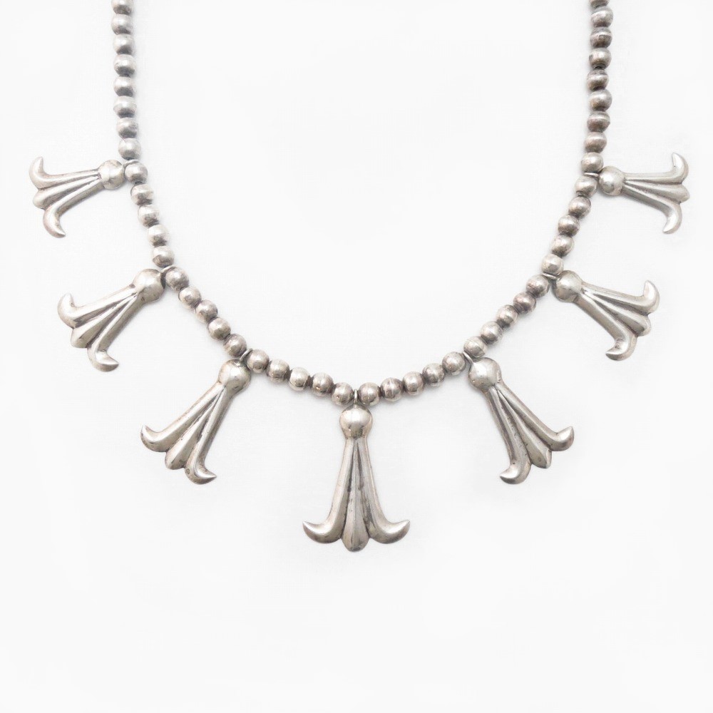 Vtg "Navajo Pearl" Beaded Necklace w/Cornflower Fobs c.1940～