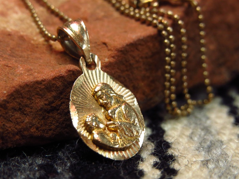 Indian Jewelry Leather Arts Crafts Tah Bah Traders Vintage 14k Gold Jesus Medallion Fob Necklace