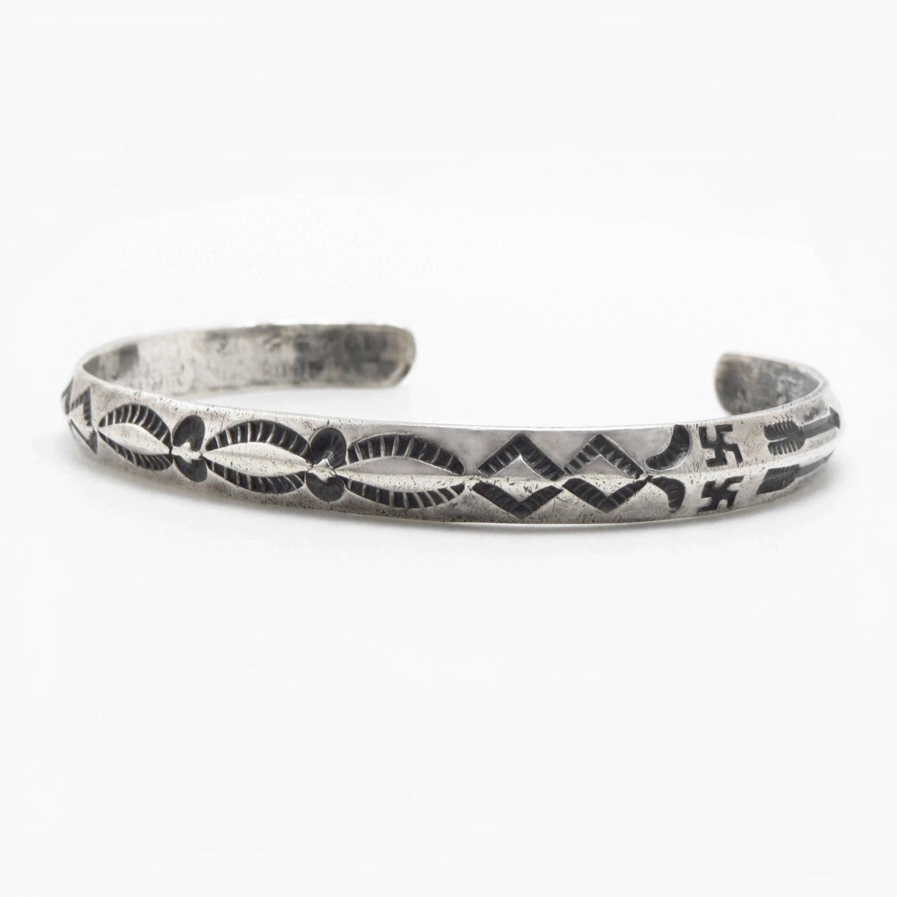Antique Navajo 卍 & Arrows Stamped Triangle Wire Cuff c.1930